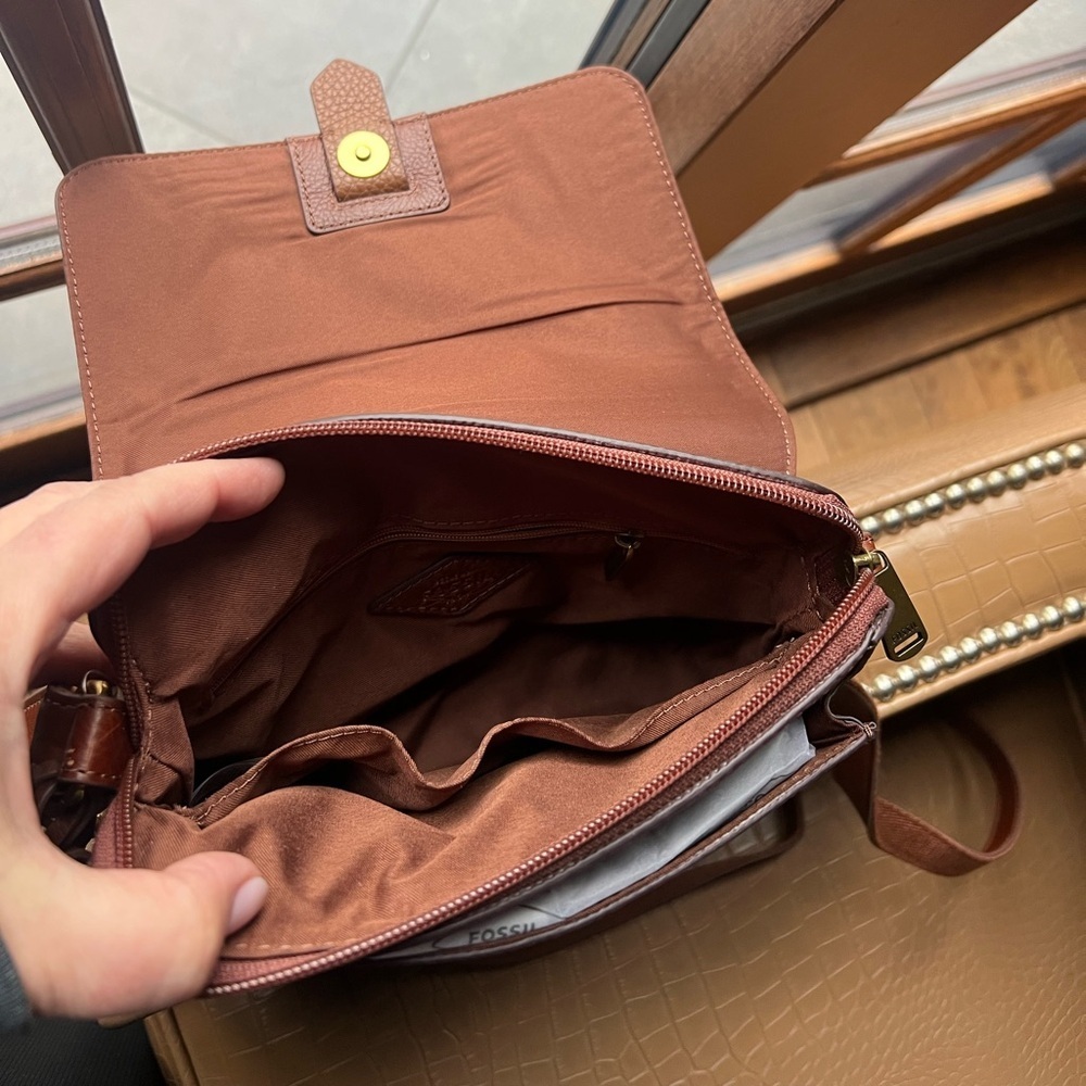 Fossil Kinley Small Leather Crossbody Bag, Brown New with tags - Picture 4 of 7